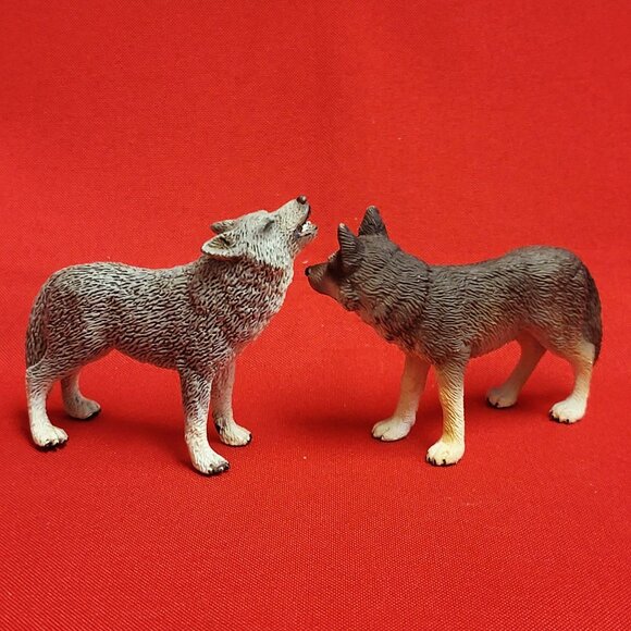 Schw Gmünd Grey Brown Wolves Figurine Wild Life Collection - Picture 3 of 11